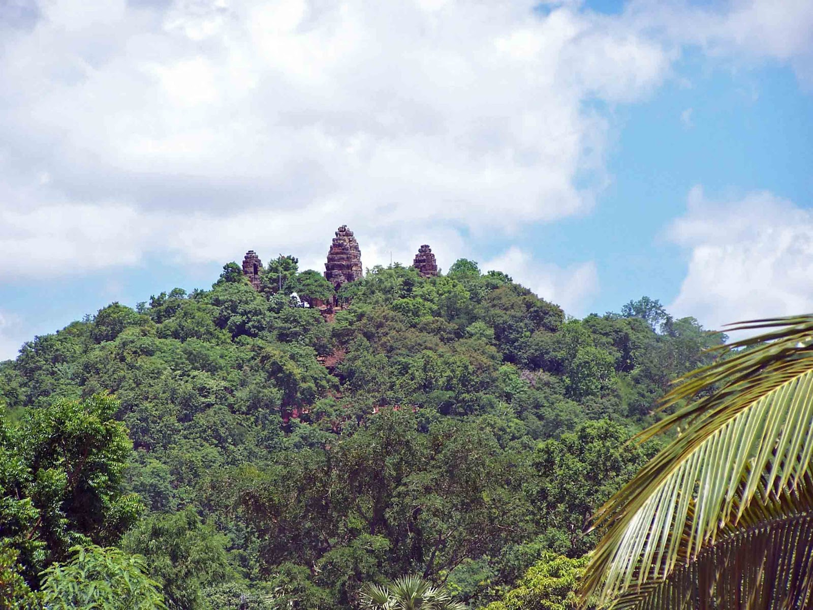 attraction-Phnom Banan Battambang Outside View.jpg